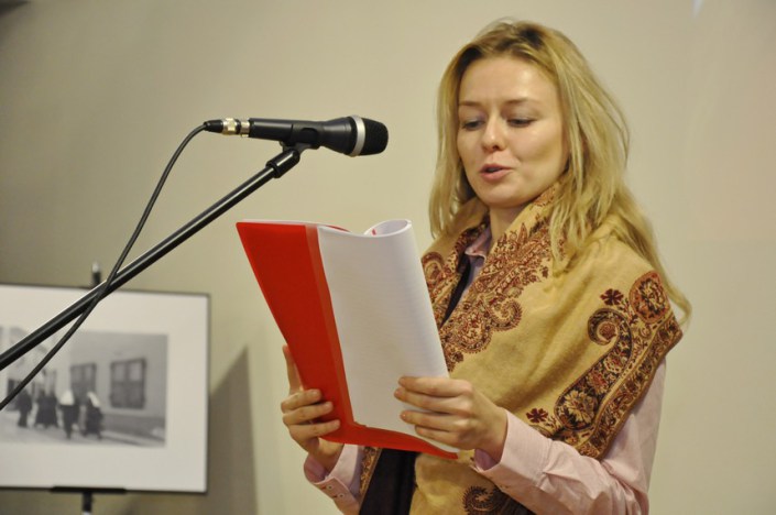 Lina Buividaviiūtė pristato savo kūrybą Klaipėdoje. Eugenijaus Maciaus nuotrauka
